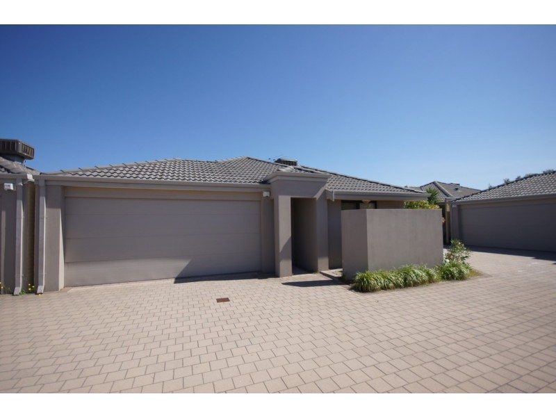 2/19 Pittwater Way, Success WA 6164