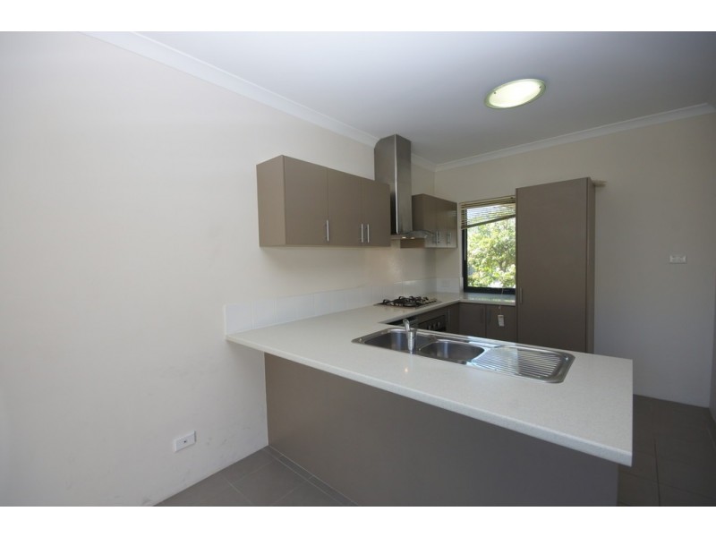 2/19 Pittwater Way, Success WA 6164