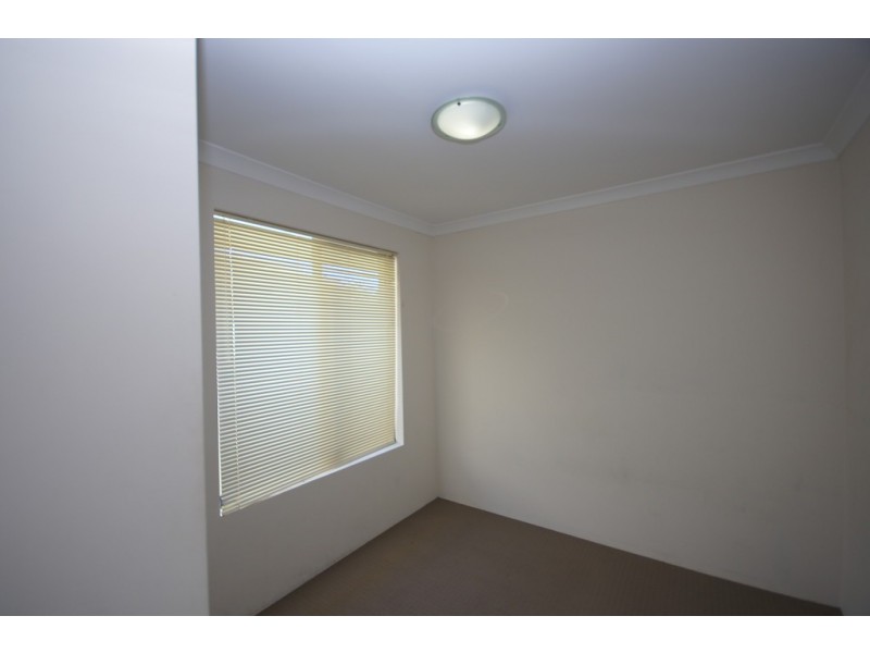 2/19 Pittwater Way, Success WA 6164