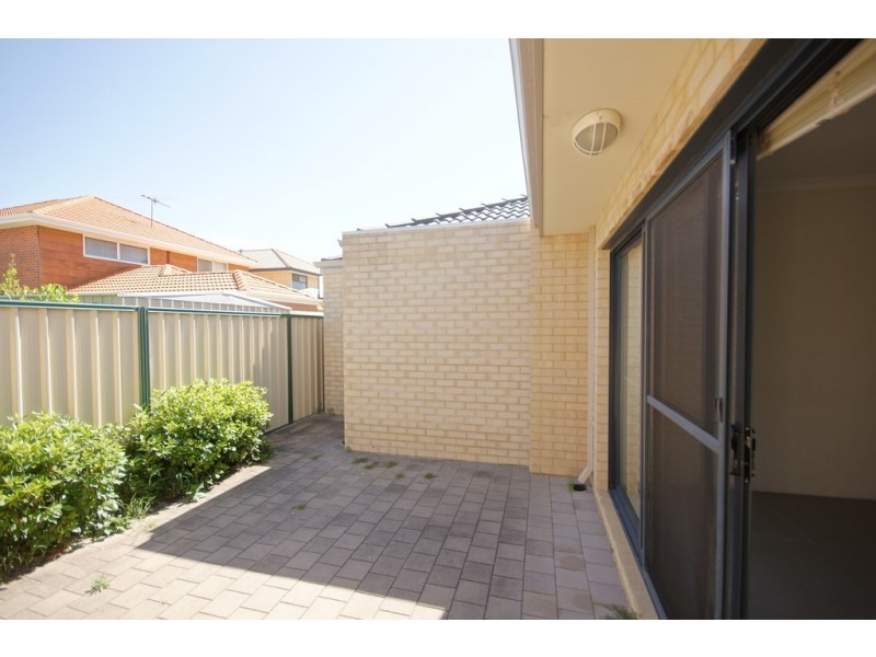 2/19 Pittwater Way, Success WA 6164