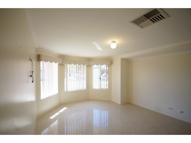 1 Barcroft Court, Atwell WA 6164