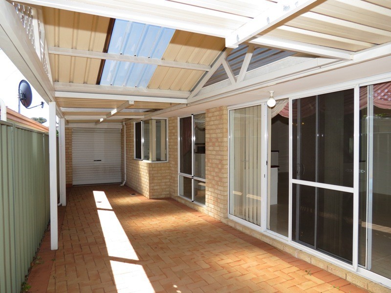 1 Barcroft Court, Atwell WA 6164