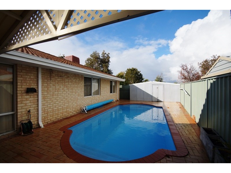 1 Barcroft Court, Atwell WA 6164