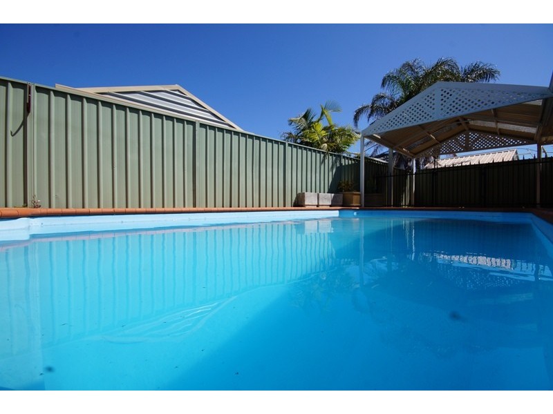 1 Barcroft Court, Atwell WA 6164