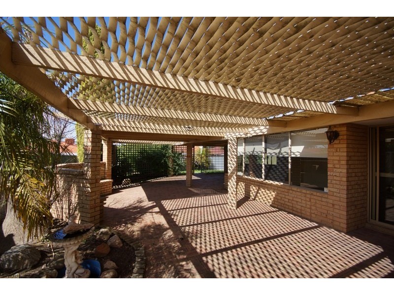 9 Crampton Elbow, Murdoch WA 6150