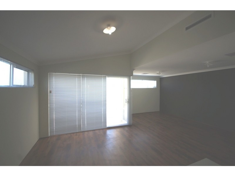 13A Biloxi Loop, Success WA 6164