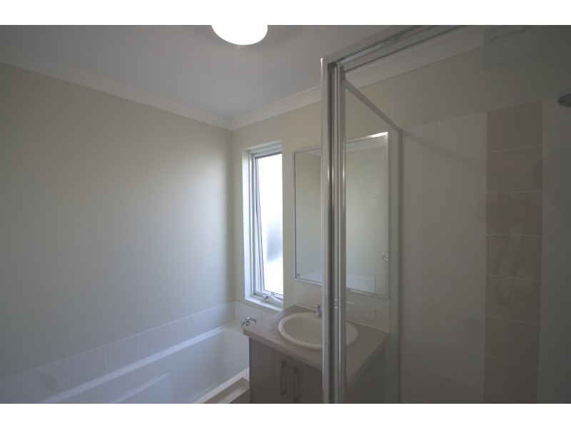 13A Biloxi Loop, Success WA 6164