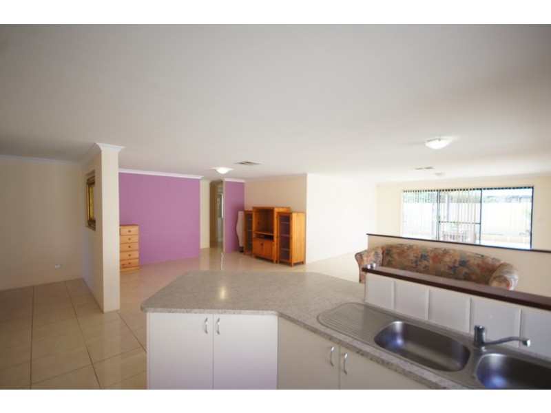 13 Extensa Road, Wattle Grove WA 6107
