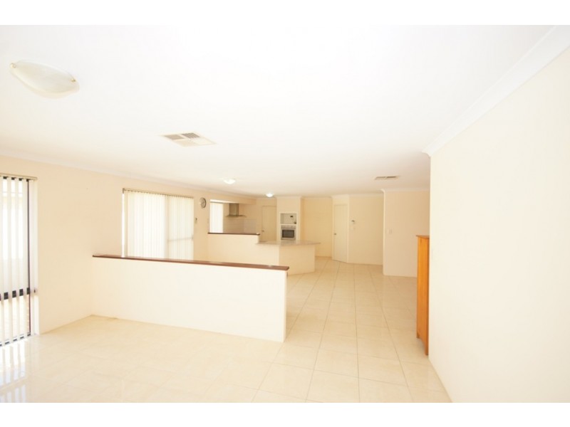 13 Extensa Road, Wattle Grove WA 6107