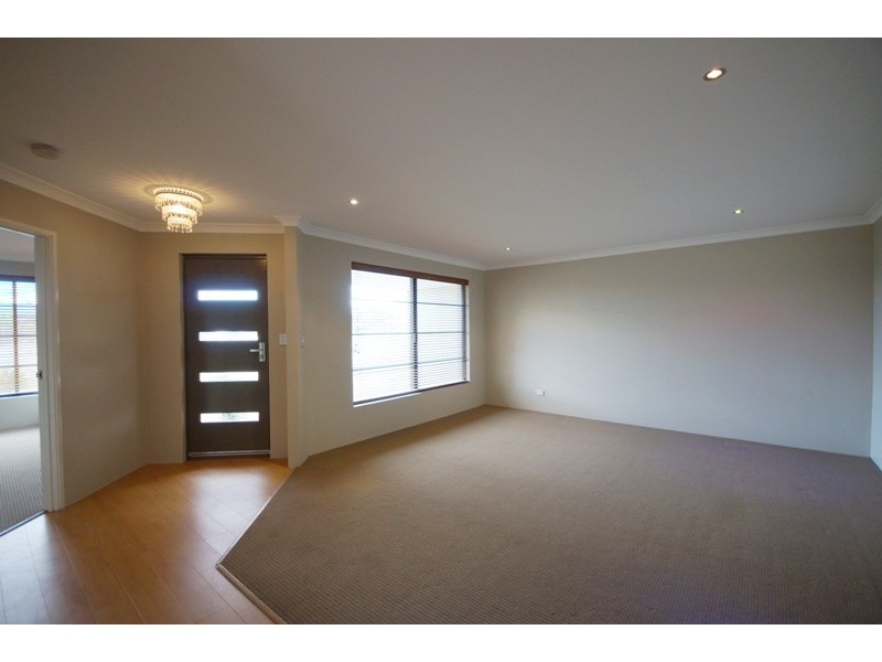 299 Tapper Road, Atwell WA 6164