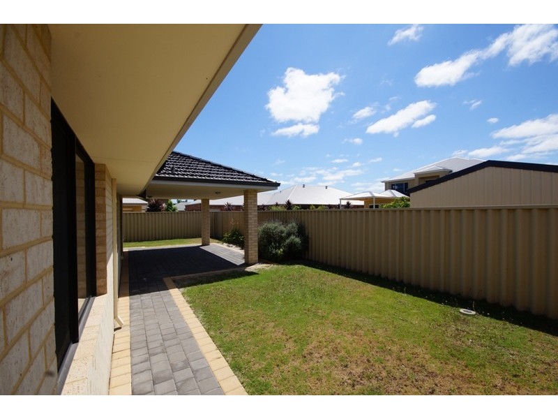 299 Tapper Road, Atwell WA 6164