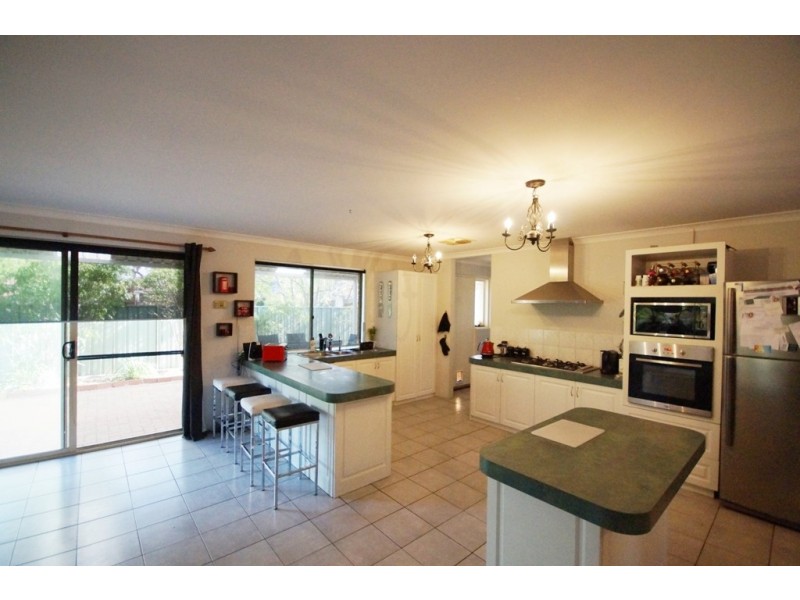 1 LING COURT, Atwell WA 6164