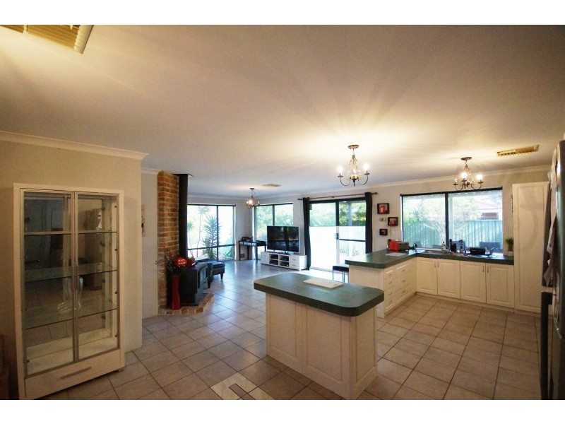 1 LING COURT, Atwell WA 6164