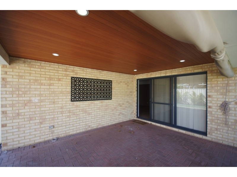 39 Jackadder Avenue, Hammond Park WA 6164