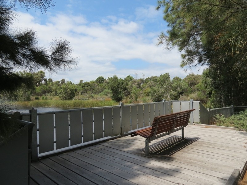 39 Jackadder Avenue, Hammond Park WA 6164