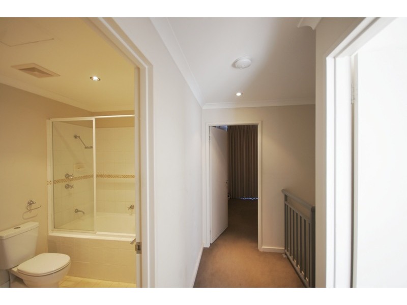 2/11 Pearson Drive, Success WA 6164