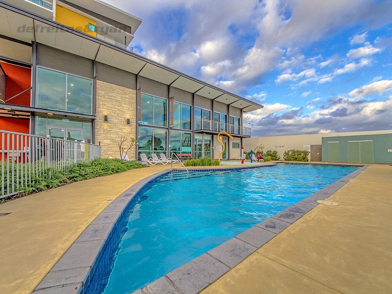 2/11 Pearson Drive, Success WA 6164