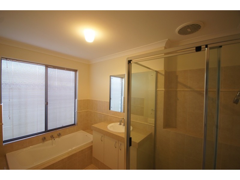 14 Warrego Street, Hammond Park WA 6164