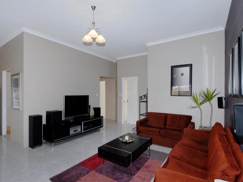 1 Illawarra Crescent, Canning Vale WA 6155