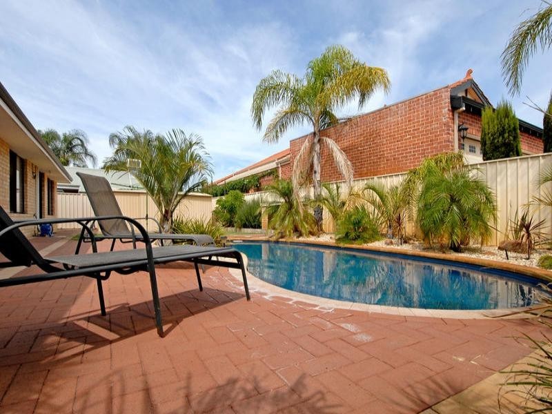 1 Illawarra Crescent, Canning Vale WA 6155