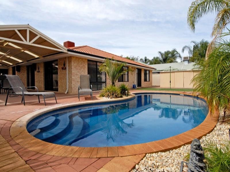 1 Illawarra Crescent, Canning Vale WA 6155