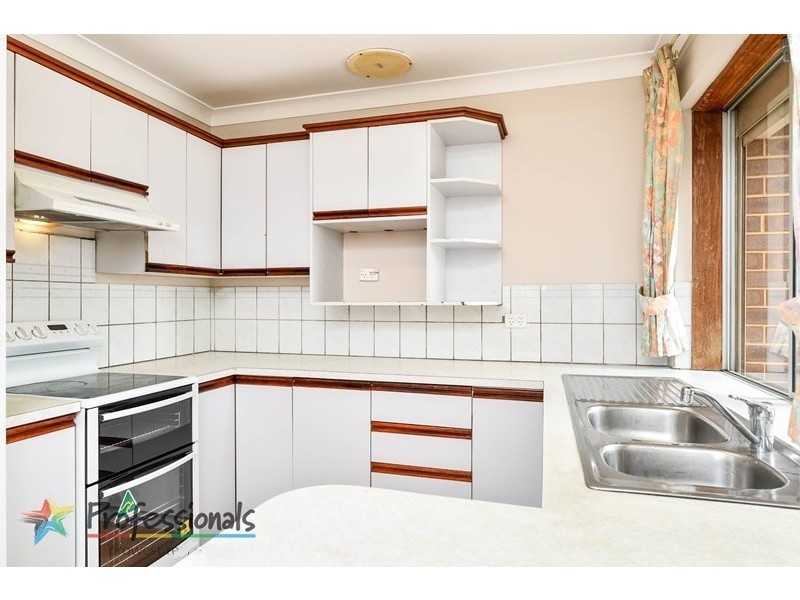 8 Ravenslea Drive, Parkwood WA 6147