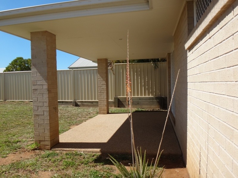 5 Suncrest Street, Emerald QLD 4720