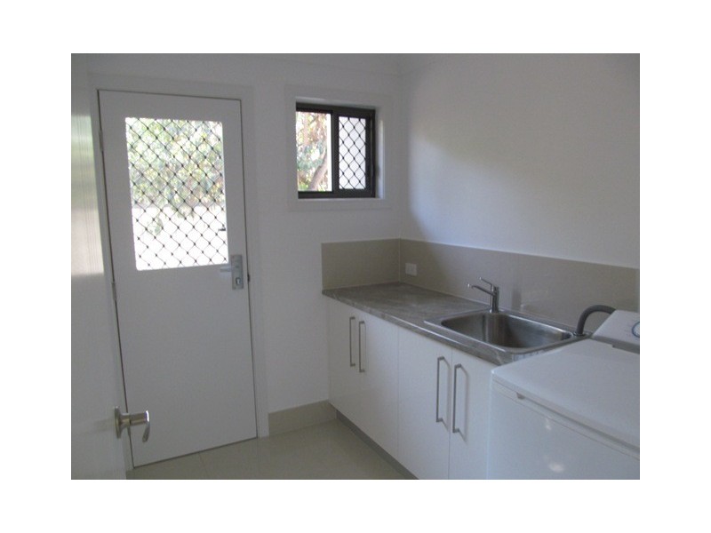 1/77 Church Lane, Emerald QLD 4720