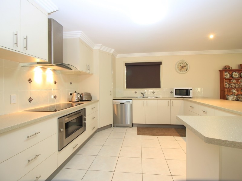 32 Berthun St, Emerald QLD 4720