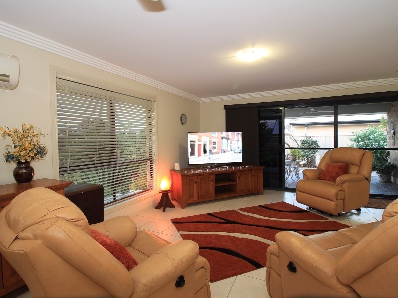 32 Berthun St, Emerald QLD 4720