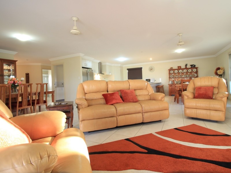 32 Berthun St, Emerald QLD 4720