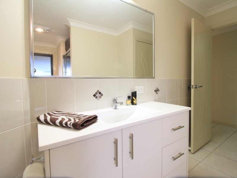 32 Berthun St, Emerald QLD 4720