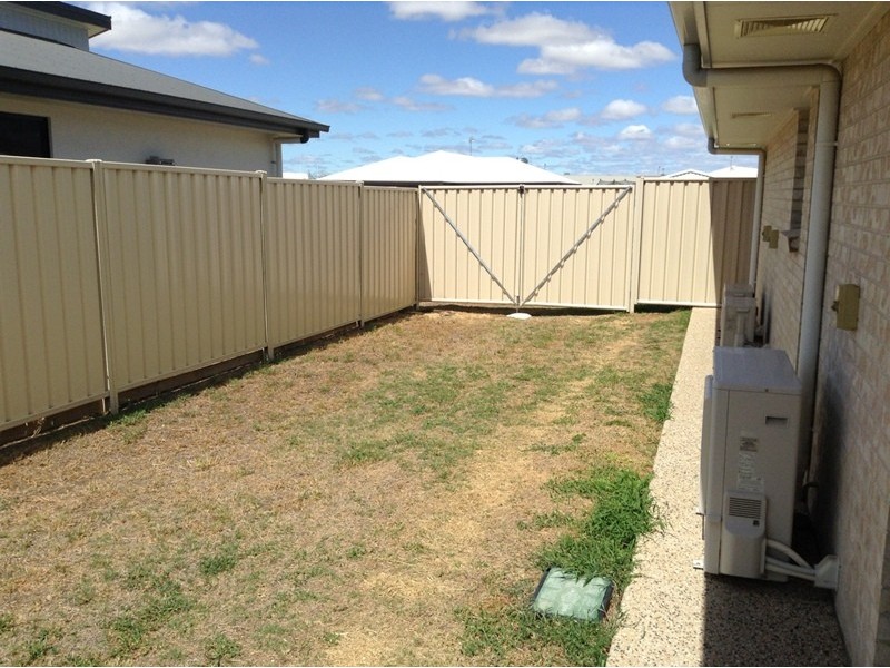 13 Easton, Emerald QLD 4720