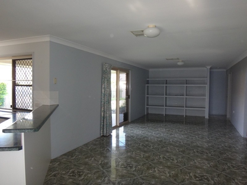 27 Jeppesen Drive, Emerald QLD 4720