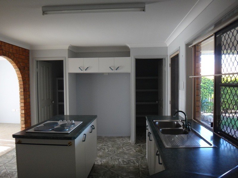 27 Jeppesen Drive, Emerald QLD 4720
