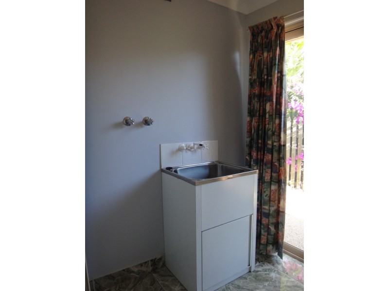 27 Jeppesen Drive, Emerald QLD 4720