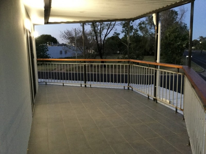 6B/14 Hospital Road, Emerald QLD 4720
