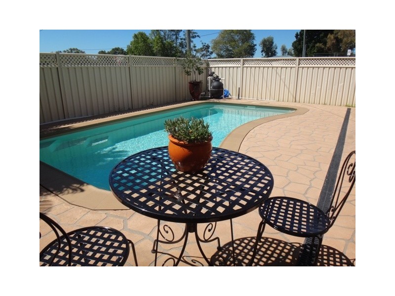 59 Anakie Street, Emerald QLD 4720