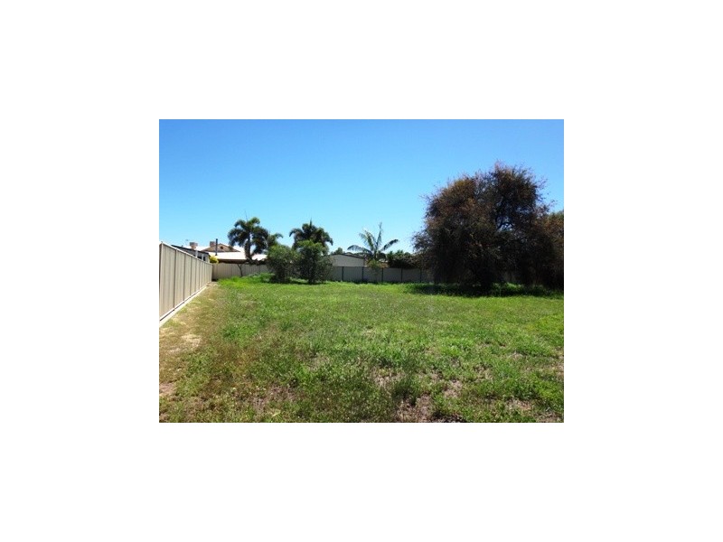 27 Kidd Street, Emerald QLD 4720