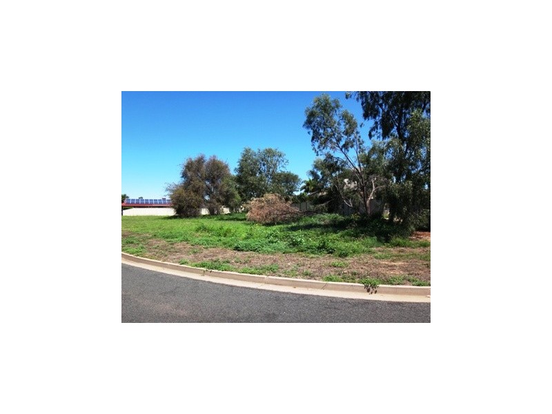 27 Kidd Street, Emerald QLD 4720