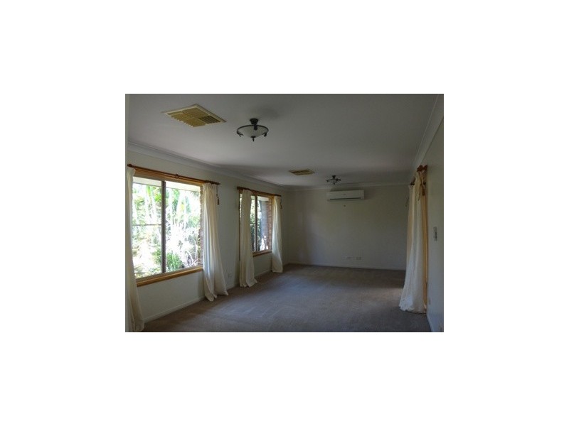 10 Jacqueline Drive, Emerald QLD 4720