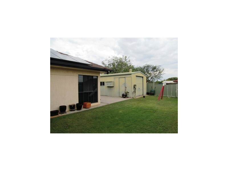 28 Jeppesen Drive, Emerald QLD 4720