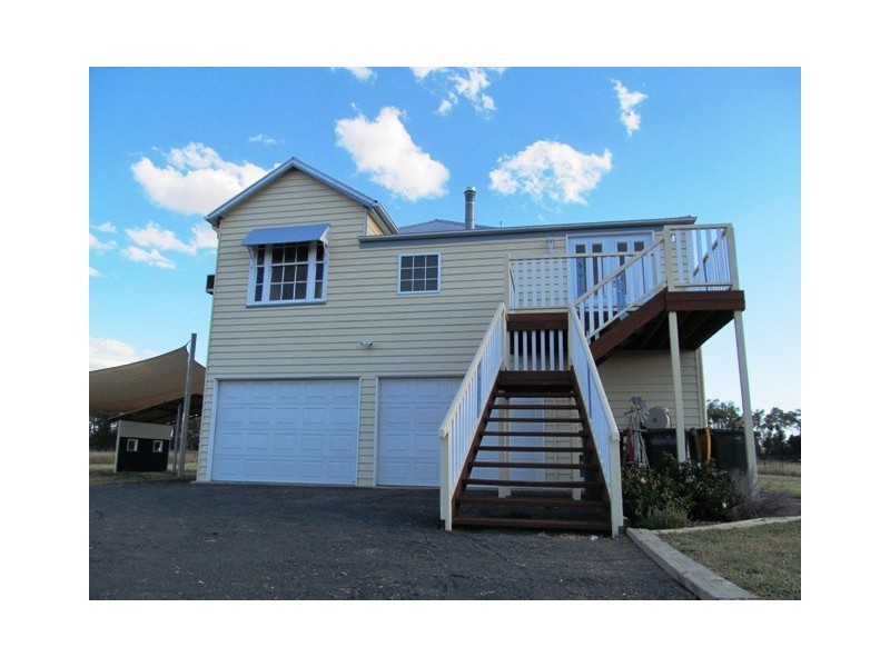 10 Windmill Place, Emerald QLD 4720