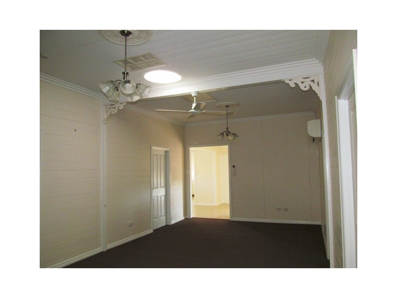 10 Windmill Place, Emerald QLD 4720