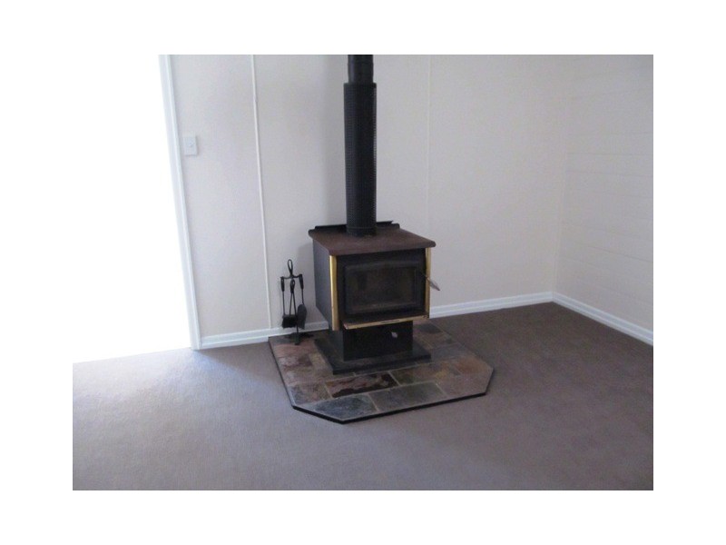 10 Windmill Place, Emerald QLD 4720