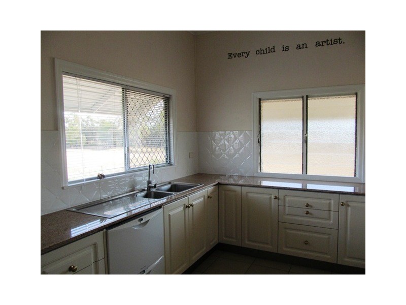 10 Windmill Place, Emerald QLD 4720