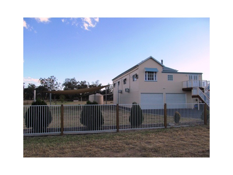 10 Windmill Place, Emerald QLD 4720