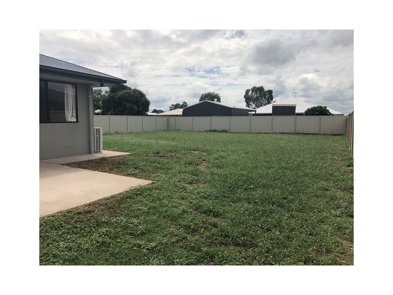 10 Mitchell Street, Emerald QLD 4720