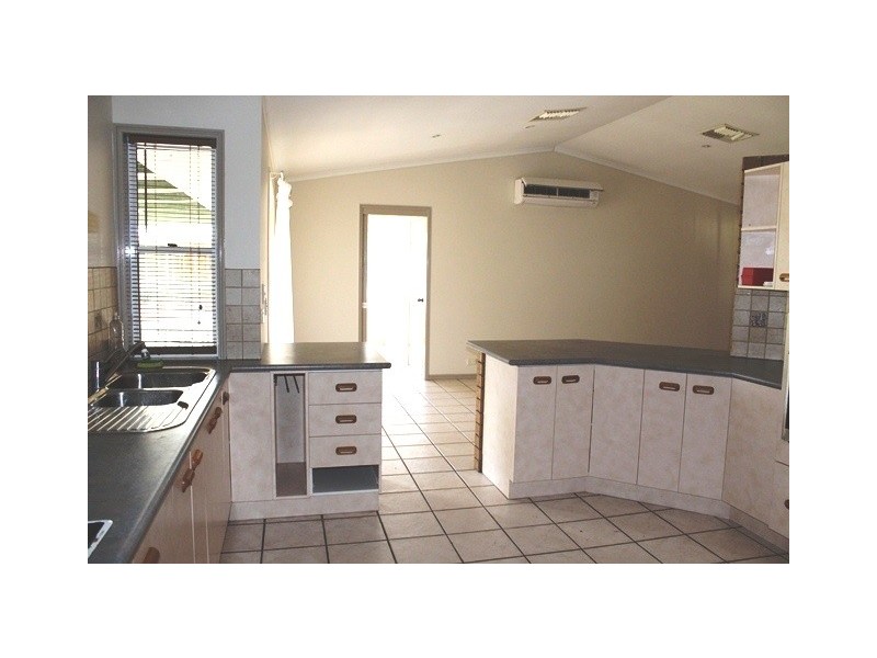 3 Buchholz Place, Emerald QLD 4720