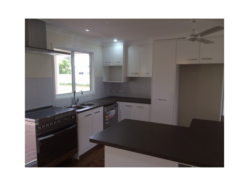 5 Windmill Lane, Emerald QLD 4720